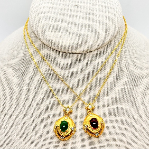 NWOT Elegant vintage style Red Stone Pendant 18K Gold Plated - Picture 11 of 12